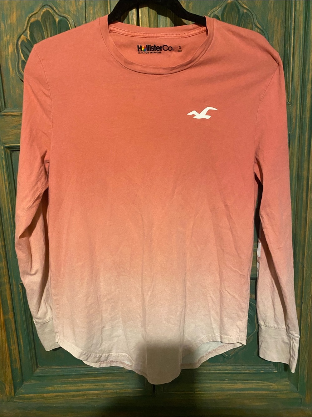Hollister unisex Long-Sleeve Dip-Dye Tee — Coral to Cream Ombre